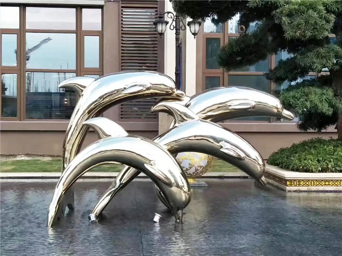 不锈钢喷漆雕塑